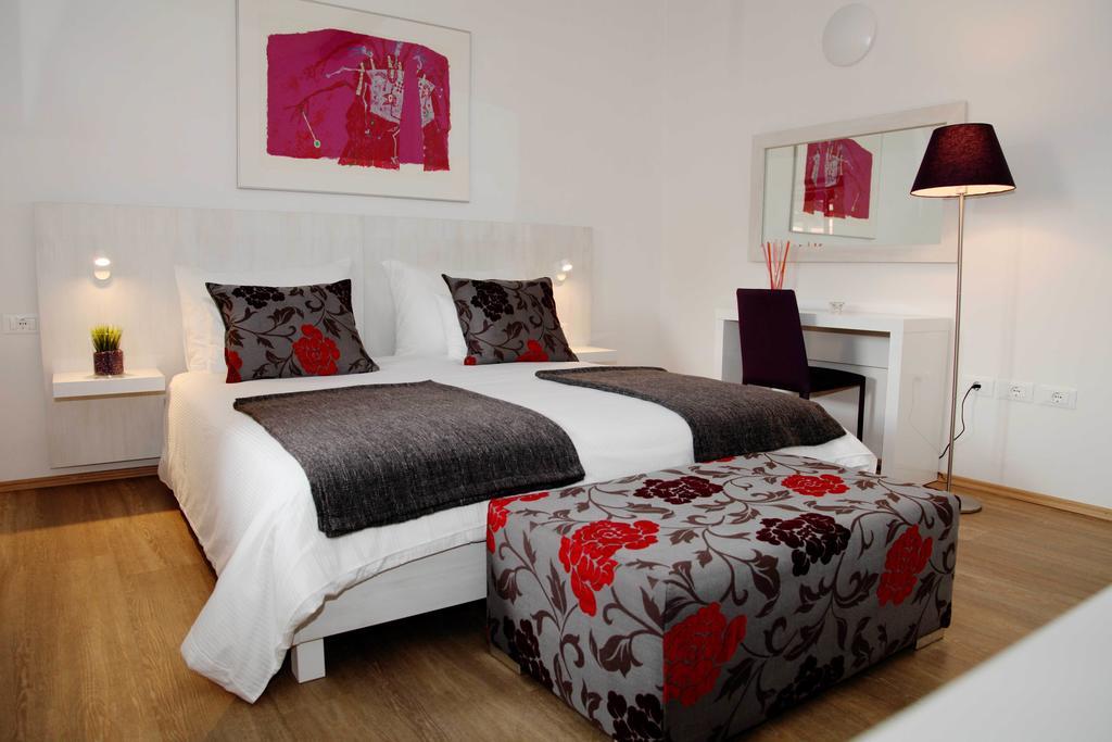 Dvor Hotel Dobrovo Zimmer foto